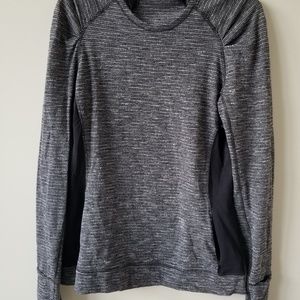 Lululemon long sleeve top Size 8